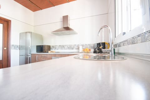 Enjoy the kitchen of this villa in Alhaurín el Grande