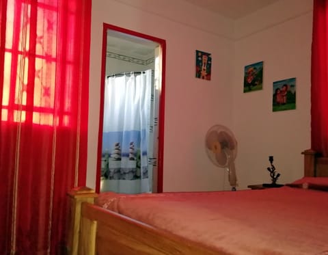 Classic Double Room, 1 Queen Bed, Non Smoking | In-room safe, bed sheets