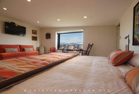 Suite | 1 bedroom, in-room safe, individually decorated, soundproofing