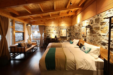 Signature Cottage, 3 Bedrooms | Premium bedding, down comforters, memory foam beds