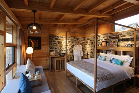 Signature Cottage | Premium bedding, down comforters, memory foam beds
