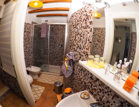 Double Room, Garden View | Bathroom | Rainfall showerhead, free toiletries, hair dryer, bidet