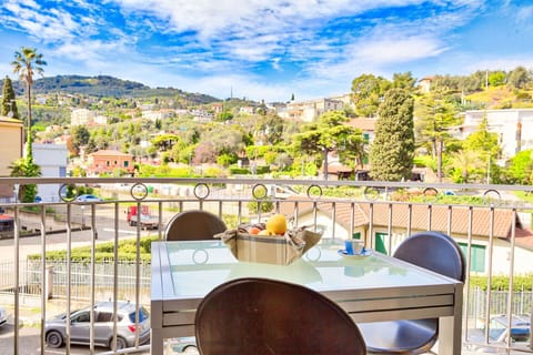 Balcony / Terrace / Patio