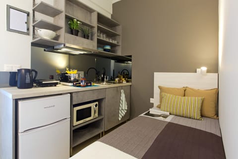 City Suite, 1 Bedroom, Kitchenette, City View | Private kitchenette | Fridge, microwave, coffee/tea maker, electric kettle