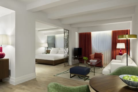 Urban Plus Suite | 1 bedroom, premium bedding, minibar, in-room safe