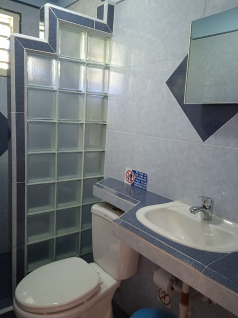 Comfort Quadruple Room, 2 Queen Beds, Non Smoking, Mountain View | Bathroom | Shower, rainfall showerhead, free toiletries, hair dryer