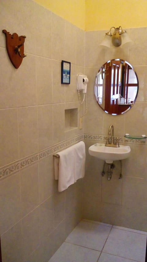 Standard Room, 1 Double Bed, Non Smoking, Terrace | Bathroom sink