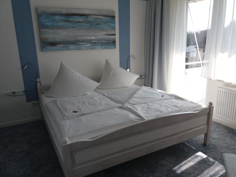 Double Room, 1 Queen Bed | Individually furnished, free WiFi, bed sheets