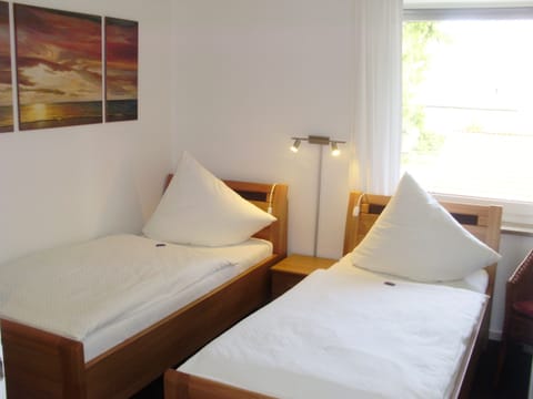 Economy Twin Room, 2 Twin Beds | Room amenity