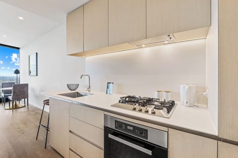 One Bedroom Apartment - Sky High | Private kitchen | Full-size fridge, microwave, oven, stovetop