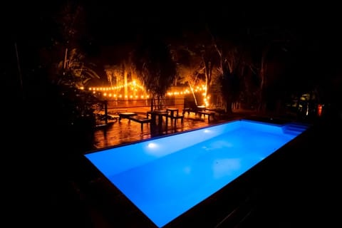 2 outdoor pools