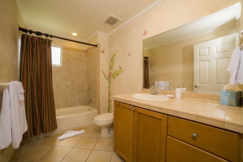 Condo, Multiple Beds (Los Suenos Resort Del Mar 3N) | Bathroom | Combined shower/tub, deep soaking tub, free toiletries