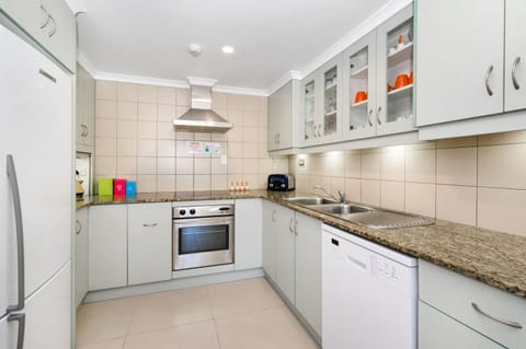 Sadie s Den Superior 1 Bedroom apartment | Private kitchen | Fridge, microwave, stovetop, electric kettle