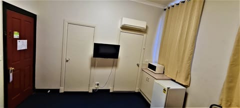 In-room safe, desk, iron/ironing board, free WiFi