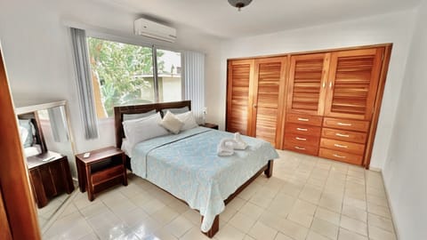 Luxury Apartment, Multiple Beds | 3 bedrooms, in-room safe, individually furnished, laptop workspace