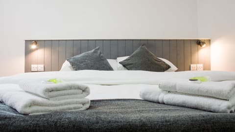 Standard Double or Twin Room | In-room safe, desk, iron/ironing board, bed sheets