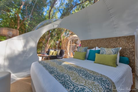 BUBBLE Ocean Paradise | Premium bedding, minibar, travel crib, free WiFi