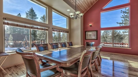 Classic Dining Table