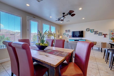Beautiful open dining area with access to private back patio area