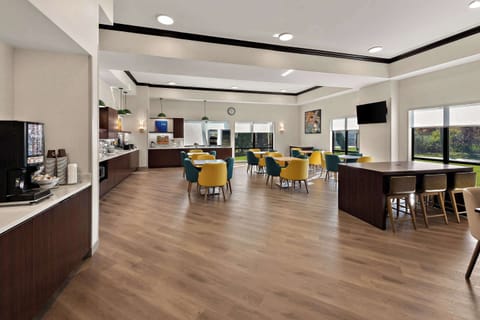 Free daily on-the-go breakfast