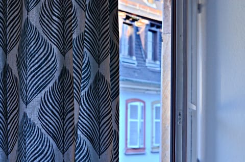 1st bedroom, street view