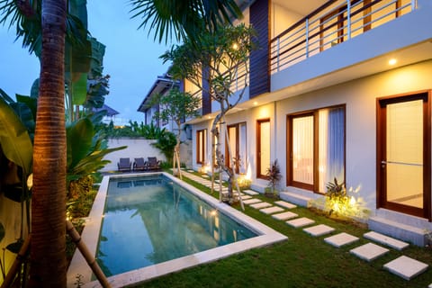 Outdoor pool, sun loungers