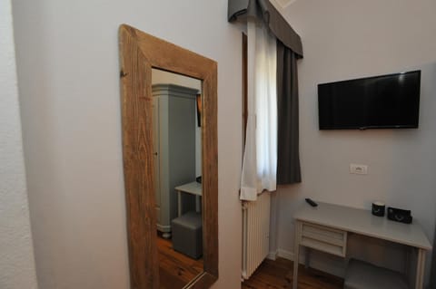 In-room safe, soundproofing, free WiFi