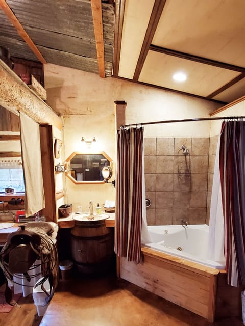 Zermatt Log Cabin | Bathroom | Free toiletries, hair dryer, towels, soap