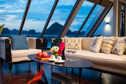 Presidential Suite (Private Sun Terrace) | Minibar, in-room safe, desk, soundproofing