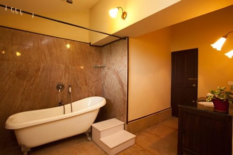 Cottabetta Heritage Room 3 | Bathroom | Shower, slippers, towels