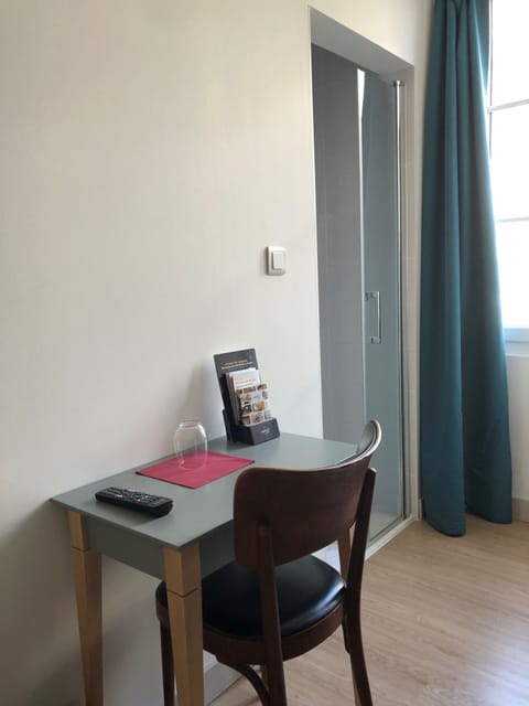 Single Room | Individually decorated, individually furnished, desk, blackout drapes