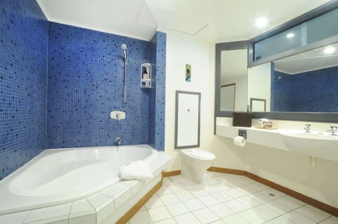 Premium Room, 1 Queen Bed, Non Smoking, Balcony | Premium bedding, desk, laptop workspace, blackout drapes