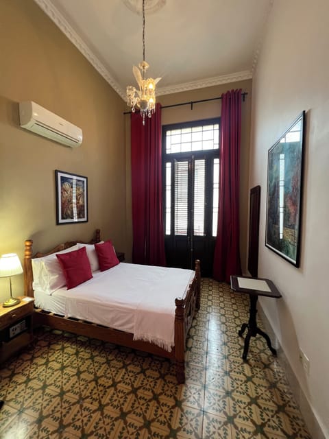 Deluxe Double Room, 1 Double Bed, Non Smoking | In-room safe, individually decorated, individually furnished
