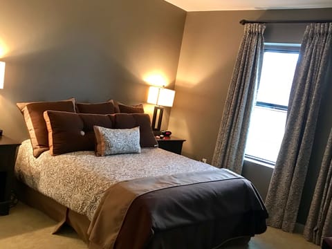 Single Room, 1 Queen Bed, Accessible | Pillowtop beds, individually decorated, individually furnished