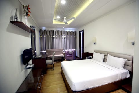 Executive Room | Rollaway beds, free WiFi