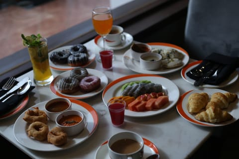 Daily buffet breakfast (INR 535 per person)