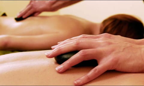 Couples treatment rooms, aromatherapy, hot stone massages
