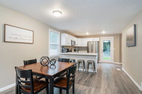 Additional table & chairs onsite for more fun around the table