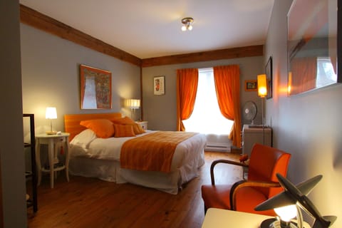 Superior Double Room, Private Bathroom, Garden View (Paris) | 5 bedrooms, Egyptian cotton sheets, premium bedding, Select Comfort beds