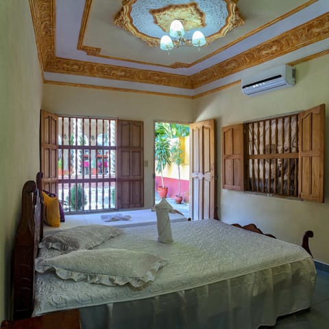 Double Room, 1 Queen Bed, Non Smoking | Minibar, blackout drapes, iron/ironing board, bed sheets