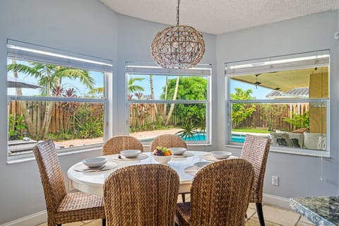 Eat in Kitchenette with seating for 6 and bay windows.