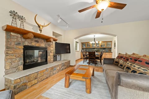 Living area with smart TV and Roku.