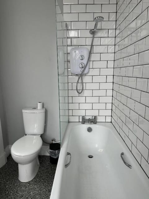 Towels, soap, shampoo, toilet paper