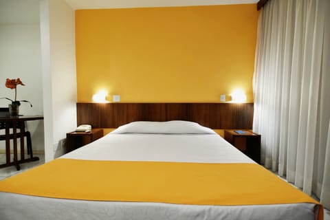 Double Room | Minibar, desk, free WiFi, bed sheets