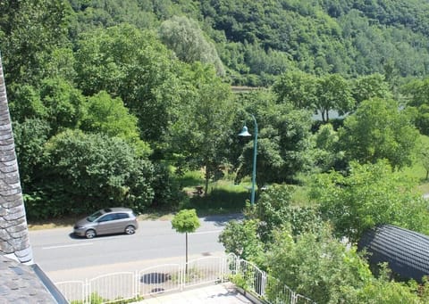 Standard Double Room, Non Smoking | Minibar, in-room safe, desk, soundproofing