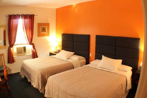 Deluxe Twin Room, 2 Twin Beds, Non Smoking | Blackout drapes, iron/ironing board, free WiFi, bed sheets