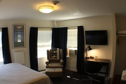 Deluxe Suite, Multiple Beds, Non Smoking | Blackout drapes, iron/ironing board, free WiFi, bed sheets