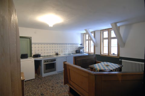 Condo, 3 Bedrooms, Non Smoking (Ferienwohnung Nr. 1) | Private kitchen | Stovetop, cookware/dishes/utensils