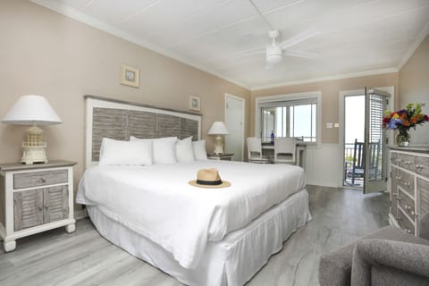 Standard Room, 1 King Bed, Non Smoking, Ocean View | Blackout drapes, iron/ironing board, bed sheets, wheelchair access