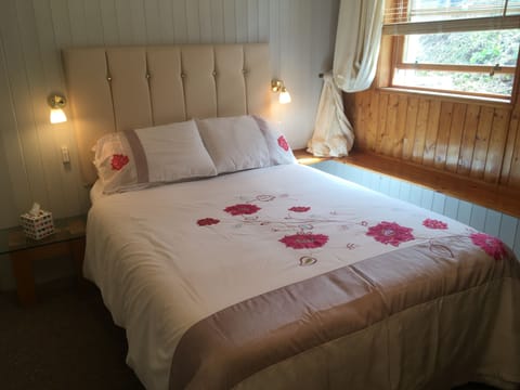 Double Room | Individually decorated, free WiFi, bed sheets